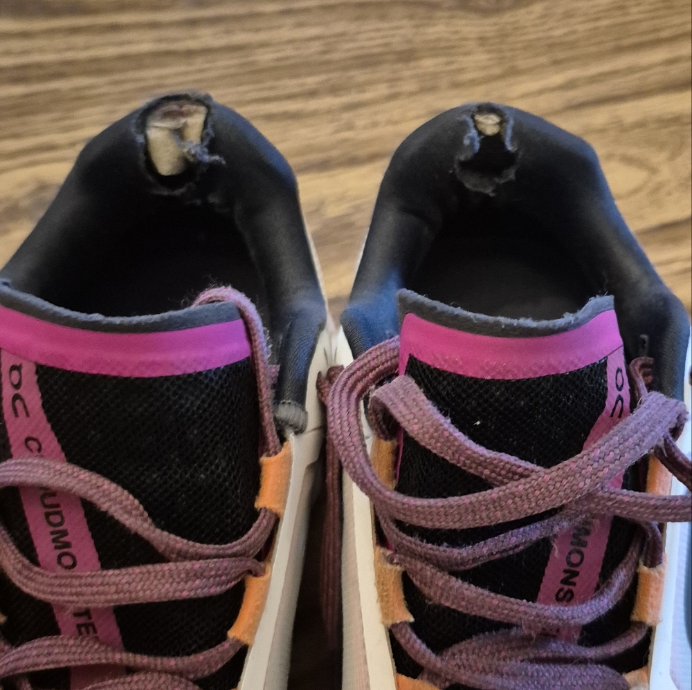 On Running Orange Pink Sneakers with Cloud Cushioning - Picture 7 of 8